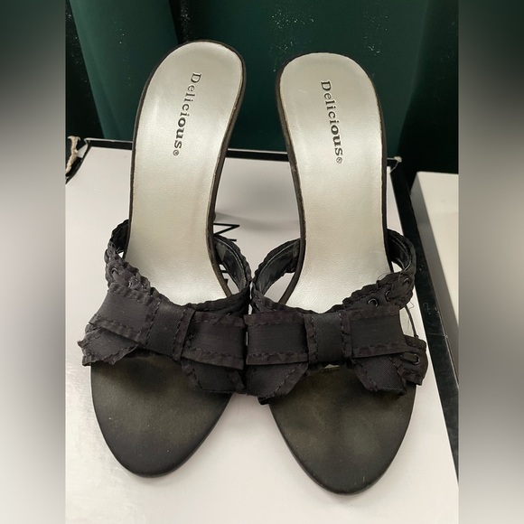 Delicious Black Heeled Sandals with Bow Detail - Picture 2 of 4